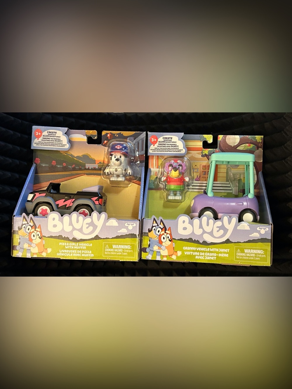 Blue-Ride Along 4WD-Vehicle and 1 figure included ages 3+